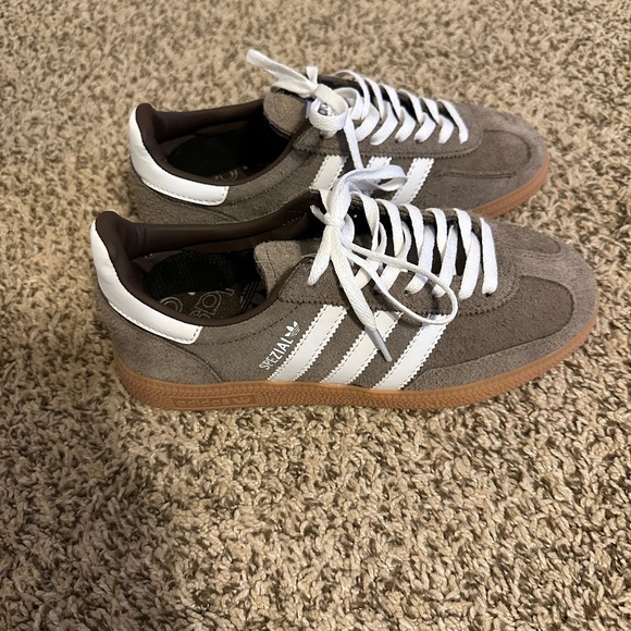 adidas Shoes - Adidas spezial